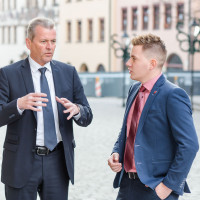 Bürgermeisterkandidat Maximilian Lindner (SPD) im Gespräch mit Nürnbergs Oberbürgermeister Dr. Ulrich Maly